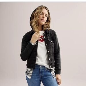 Levi's hooded trucker jacket Sz S